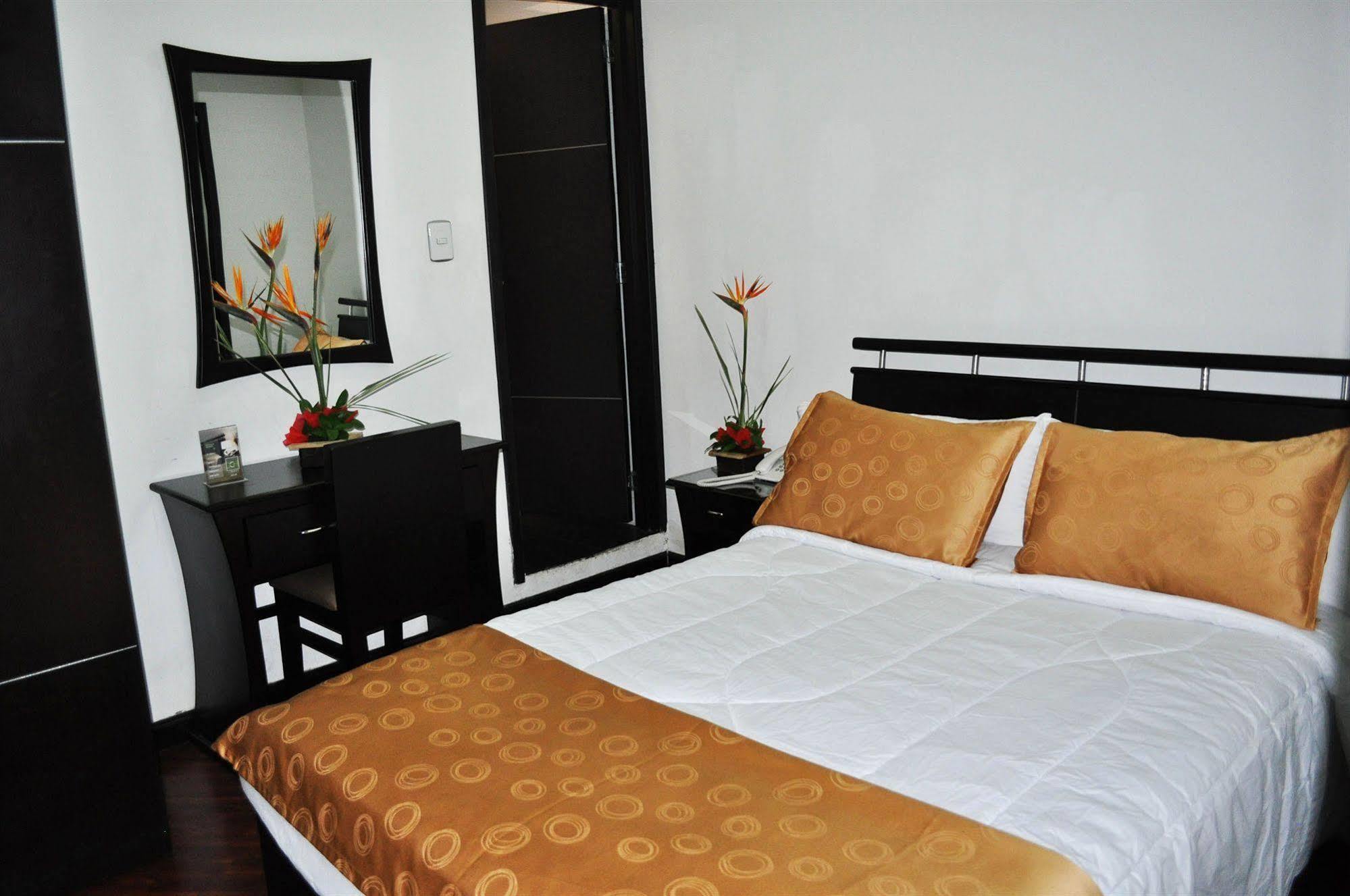 Hotel Quality Comfort House Bogota Exterior photo